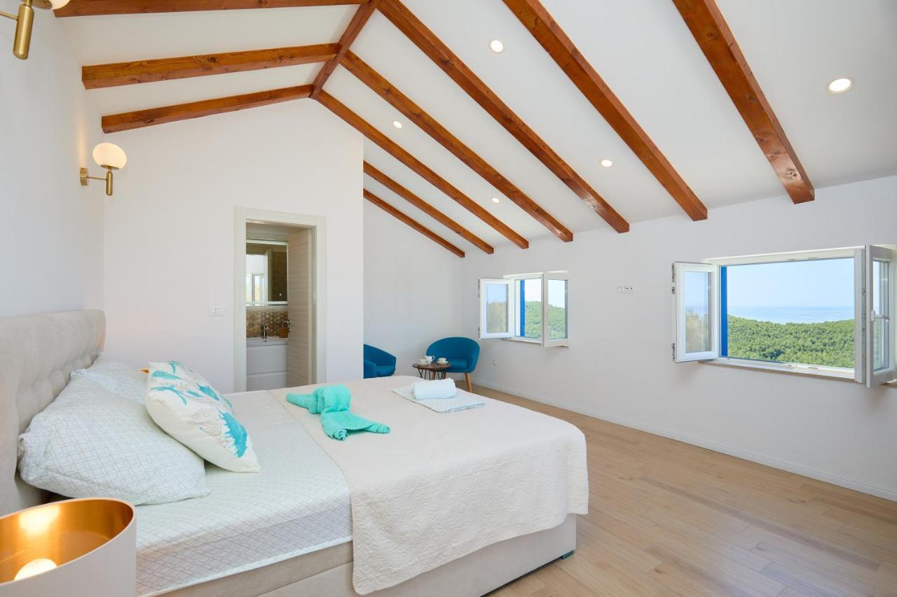 Vila Korta - Spacious House With Pool *