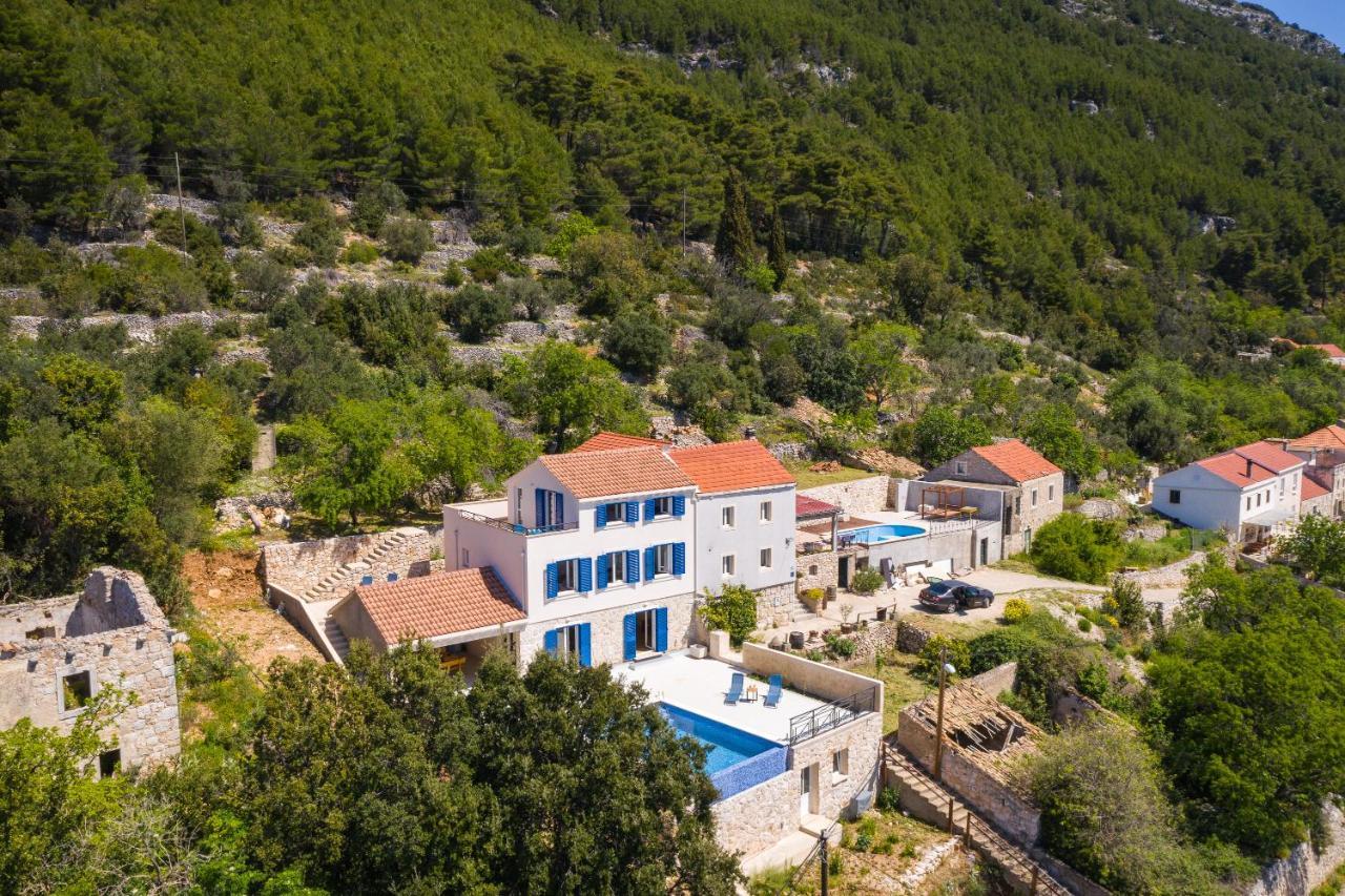 Korta - Spacious House With Pool *
