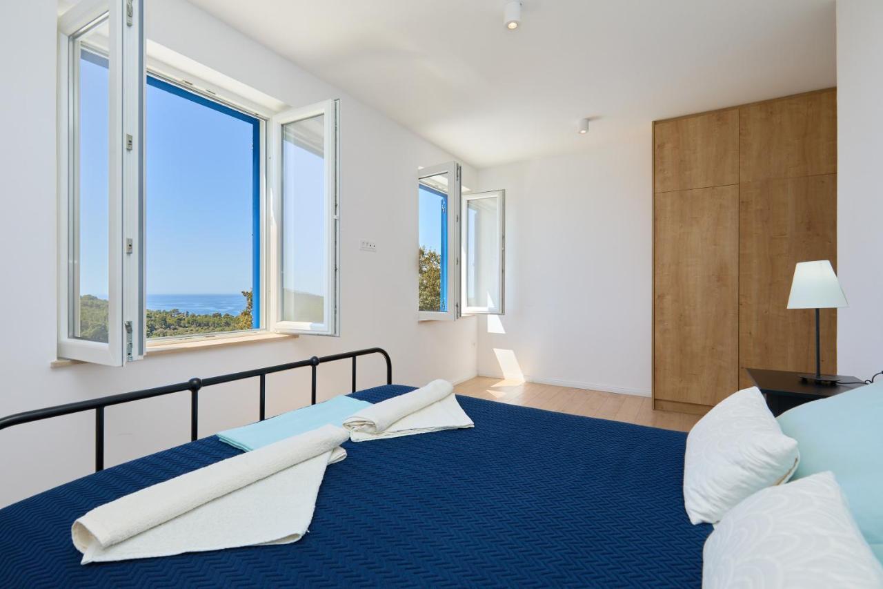 Villa Korta - Spacious House With Pool